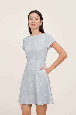 Veil Boat Neck Sleeve Dress