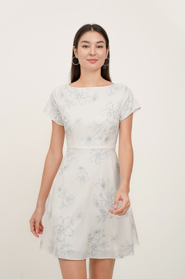 Veil Boat Neck Sleeve Dress