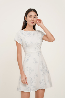 Veil Boat Neck Sleeve Dress