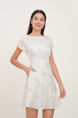 Veil Boat Neck Sleeve Dress