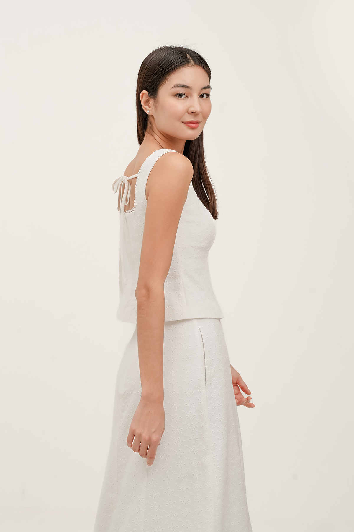 新品 Eaphi EMBROIDERY CORD VEST ivory EMBROIDERY CORD VEST Eaphi - メルカリ