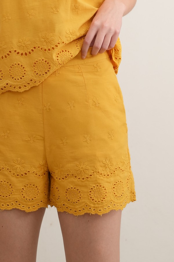 Amanda Broderie Shorts