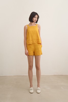 Amanda Broderie Top