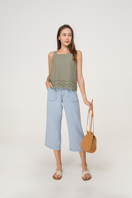 Amanda Broderie Top