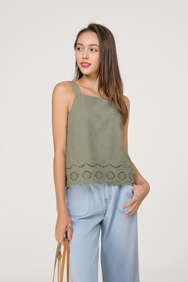 Amanda Broderie Top