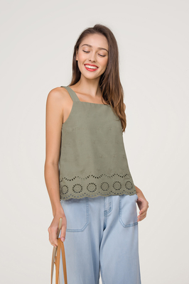 Amanda Broderie Top