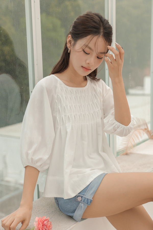 Malora Detailed Balloon Sleeve Blouse