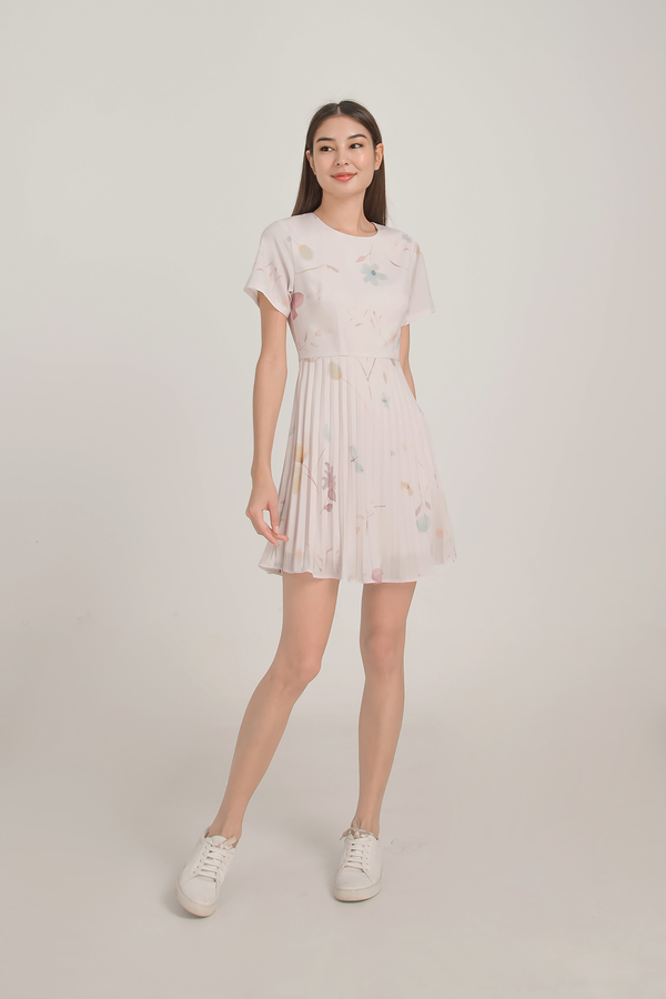 Bouquet Sleeve Pleated Dress