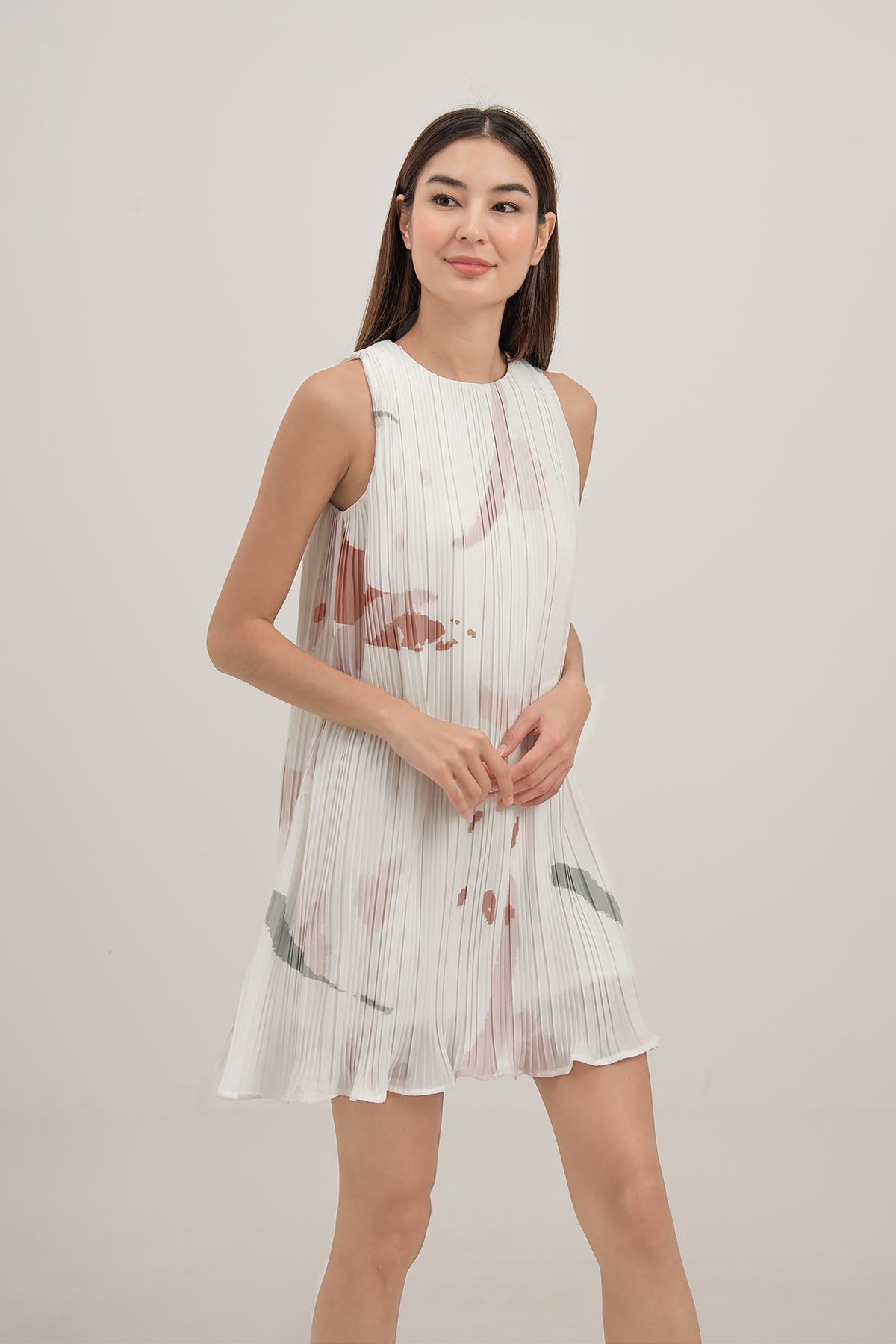 White pleated discount swing dress