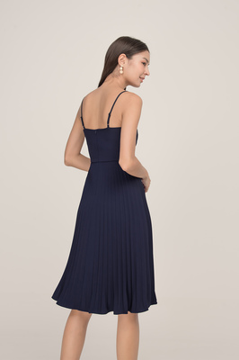 *Defect* Shery Sweetheart Pleated Midi Dress