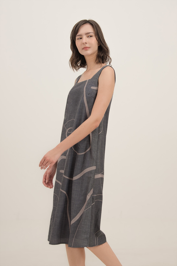 Linear Relaxed Slit Midi Dress